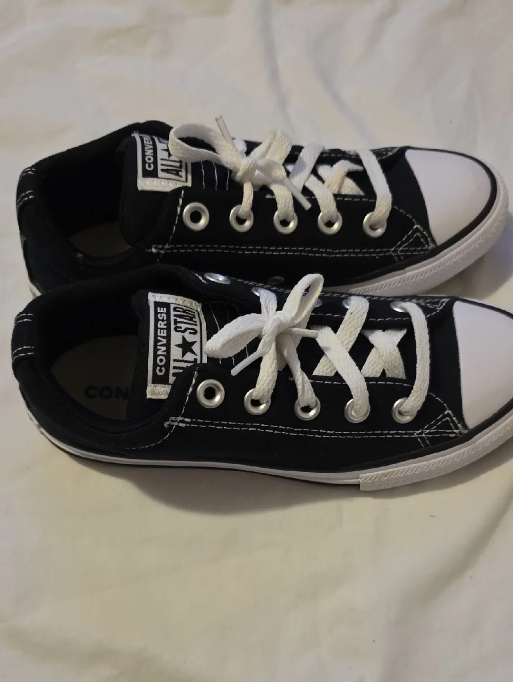 Converse Black and White Low Top Sneakers Boys Size 2
